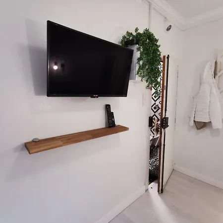 Lovely Small Loft In Alfama Near Castelo S Jorge Apartment *